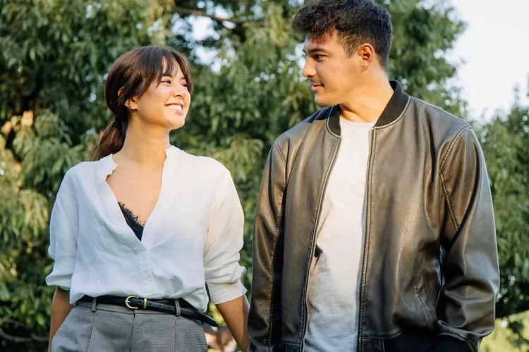 Aurelie Moeremans dan Tyler Bigenho yang telah resmi menikah di Amerika Serikat. (Instagram/@aurelie)