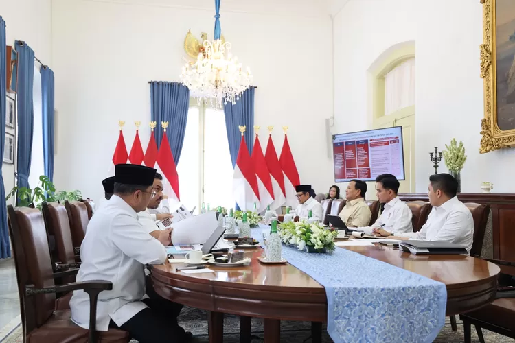 Presiden Prabowo Subianto saat rapat bersama jajaran menteri di Istana Bogor, Jumat, 3 Januari 2025. (Ist)