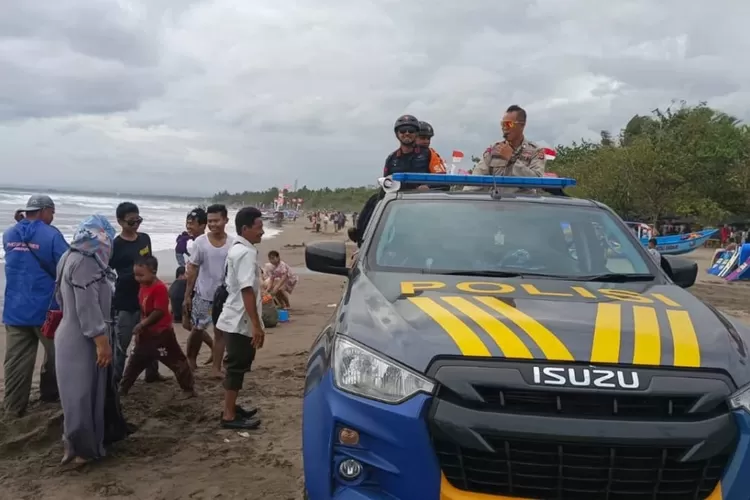 Seorang anggota Polsek Pagerageung, Polres Tasikmalaya Kota, Bripka Andithya Munartono, meninggal dunia saat berupaya menyelamatkan seorang wisatawan yang hampir tenggelam di Pantai Barat Pangandaran, Jumat, 3 Januari 2024. (Dok Polisi)