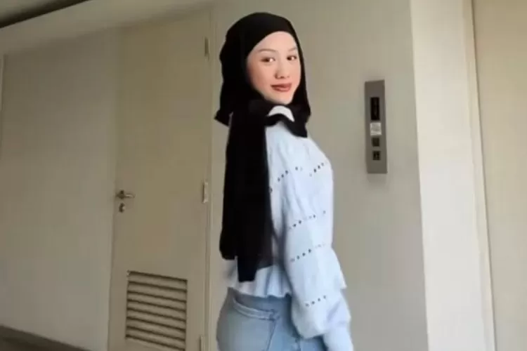 Nikita Mirzani dan pengacara Razman Arif Nasution saling lapor buntut Laura Meizani alias Lolly kabur dari rumah aman. (Instagram/@laura_meizani2)