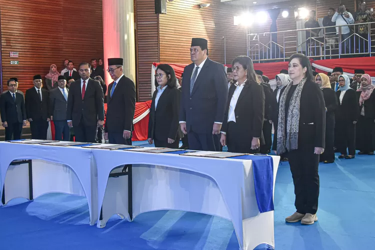 Menteri LH Hanif Faisol melantik 43 Pejabat Pimpinan Tinggi Pratama di lingkungan Kementerian LH/BPLH dan memangkas pejabat eselon (ist)