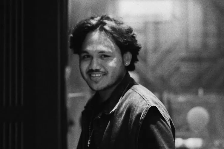 Dimansyah Laitupa resmi melamar Salma Salsabil. (Instagram/@dimansyahlaitupa)