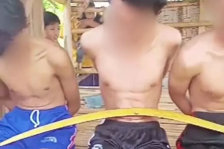 Sejumlah remaja diamankan warga Desa Pangaur, Kecamatan Jasinga, Kabupaten Bogor karena diduga hendak tawuran. (Tangkapan layar)