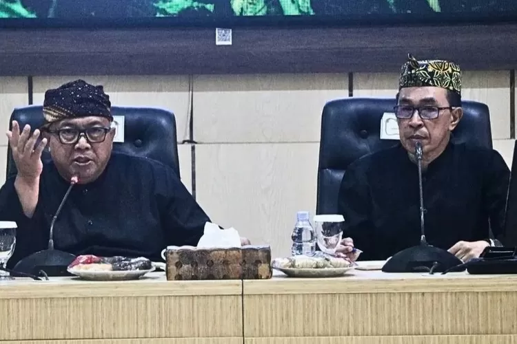 Saat memimpin rapat awal tahun Januari 2025, Bupati Sukabumi Marwan Hamami mencecar para pimpinan dinas untuk evaluasi dan paparan program (ist)