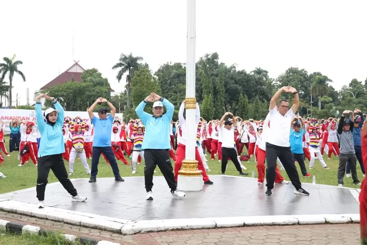 program Jumat Jantung Sehat di lingkungan Pemkab Bogor di Lapangan Tegar Beriman, Jumat, 17 Januari 2025. (Diskominfo)