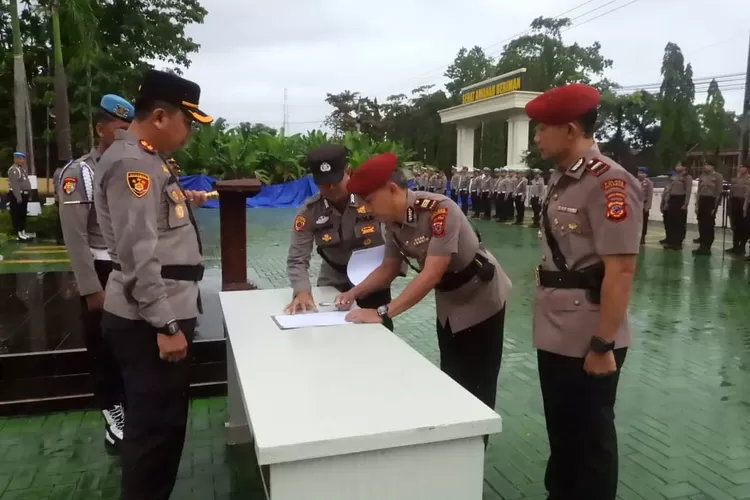 Polres Sukabumi melakukan bongkar pasang jabatan, yakni jabatan kasat reskrim dan kasat lantas yang diganti. (ist)