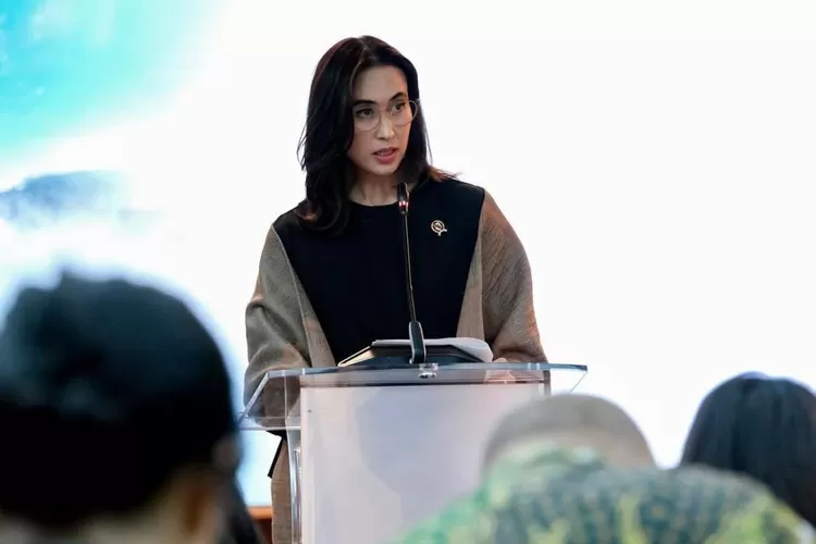 Menteri Pariwisata dan Ekonomi Kreatif Republik Indonesia, Widiyanti Putri Wardhana. (Instagram/@widiwardhana)