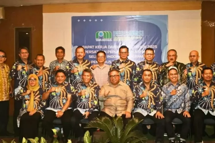 Bupati Sukabumi Marwan Hamami memastika nharus ada peningkatan layanan air bersih buat warga saat rakerda Perpamsi Jabar di Palabuhanratu (ist)