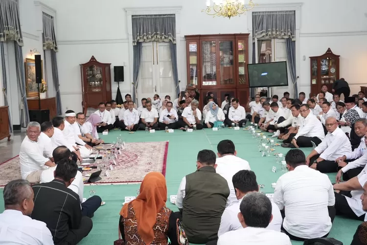 Rakor Pembahasan Program Strategis Jawa Barat tahun 2025 di Gedung Pakuan, Bandung, Rabu, 22 Januari 2025. (Diskominfo)