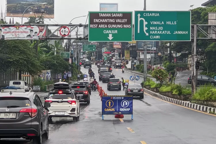 Berikut jadwal ganjil genap (gage) di Puncak, Bogor, Jawa Barat pada hari ini Jumat, 7 November 2025. (Panca)