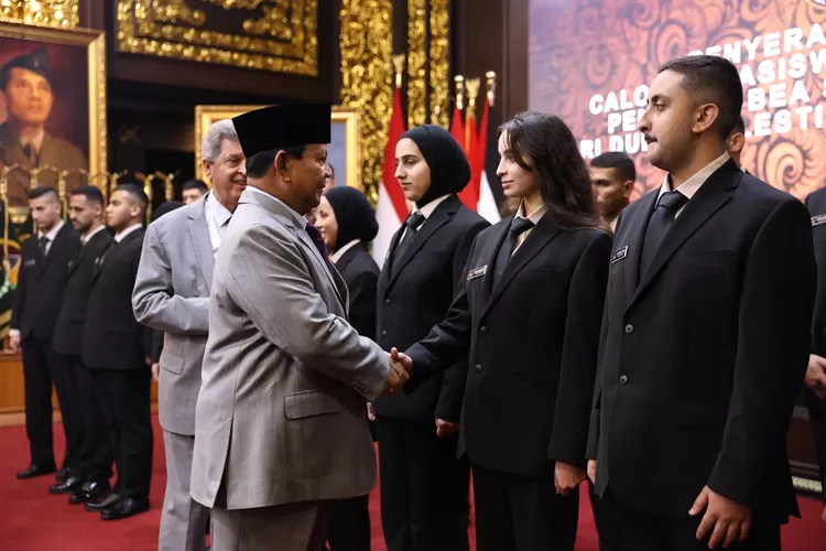 Ilustrasi: Presiden RI Prabowo Subianto dapat ucapan terima kasih dari mahasiswa Palestina yang bisa kuliah kedokteran gratis di Unhan (ist)