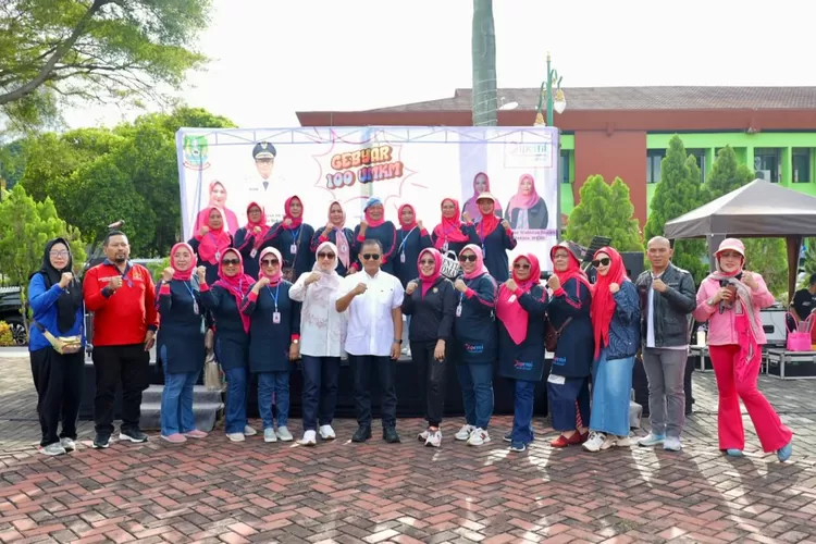 Pemerintah Kota Bekasi berkomitmen mendukung pelaku usaha untuk berkembang, salah satunya lewat bazaar 100 UMKM (Pemkot Bekasi)