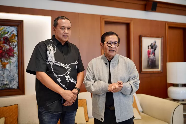 Wali Kota Bekasi terpilih Tri Adhianto bersama Gubernur DKI Jakarta terpilih Pramono Anung (ist)