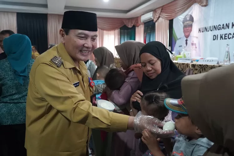 Pj Bupati Bogor Bachril Bakri saat kunjungan kerja ke Kecamatan Jonggol, Senin, 3 Februari 2025. (Diskominfo)