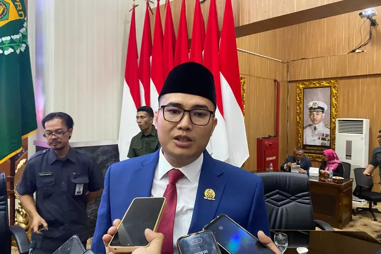 Ketua DPRD Kabupaten Bogor Sastra Winara menegaskan siap menjalankan Instruksi Presiden soal efisiensi anggaran. (Arifin/Metropolitan)