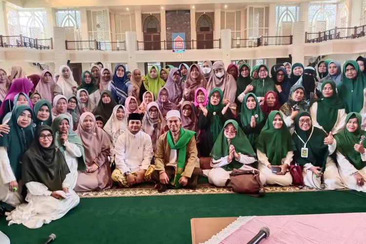 Majelis Taklim Masjid Agung Bogor menggelar Isra Mikraj, dengan melakukan praktek metode Camp Sholawat diikuti ratusan jamaah (ist)