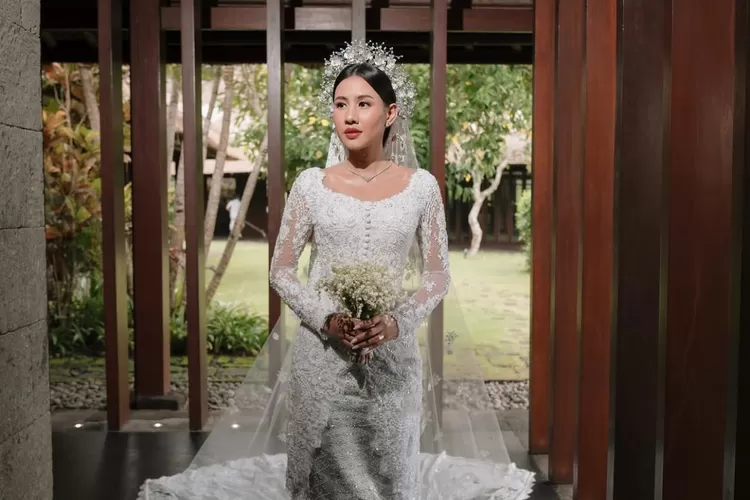 Penampilan Shenina Cinnamon yang tampak begitu cantik dan mempesona.  (Instagram/@angga)