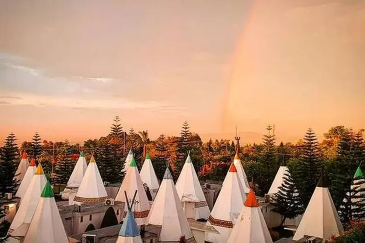 Salah satu tempat wisata di Bogor yang cocok untuk dikunjungi bersama pasangan saat valentine yaitu Highland Resort Park. (Instagram : thehighlandresortbogor)