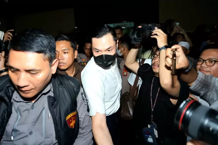 Pengadilan Tinggi Jakarta akhirnya menjatuhkan vonis yang jauh lebih berat kepada  Harvey Moeis. (Dery Ridwansah/JawaPos.com)