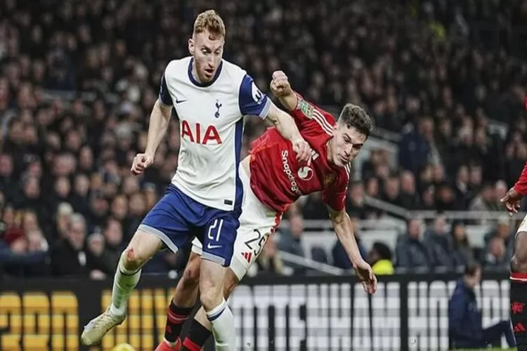 Salah satu pertandingan seru yang akan tersaji pada pekan ke 25 Premier League musim 2024-2025 yaitu Tottenham Hotspur vs Manchester United. (AP/Dave Shopland)