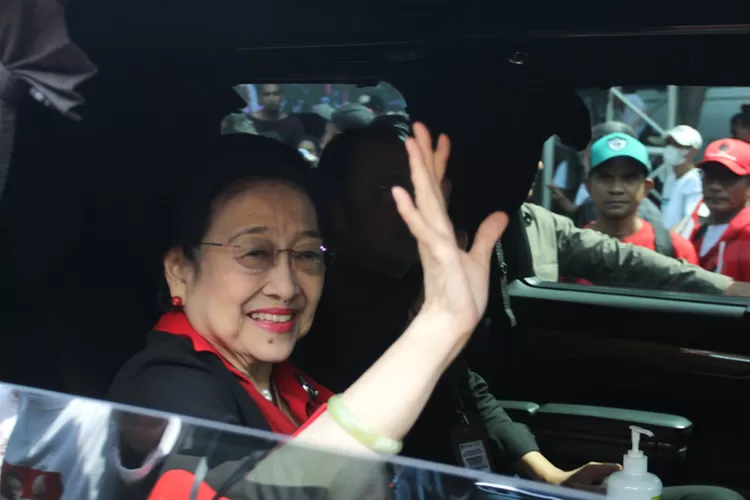Ketua umum PDIP Megawati Soekarnoputri sampaikan ucapan selamat ulang tahun pada partai Gerindra melalui Ketua DPP PDIP Bidang Politik, Puan Maharani. (Dok Pribadi: Muhammad Fazli Imtiaz)