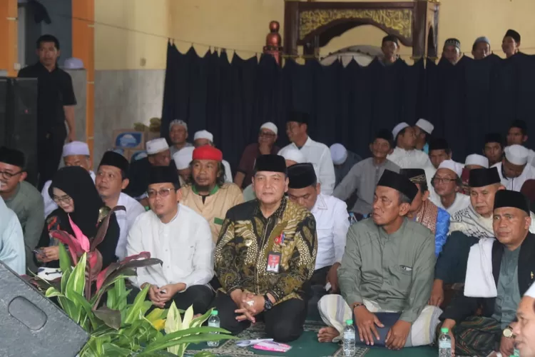 Penutupan sementara pengajuan Rumah Santri Putaran ke-140 dan Syahriyyah MUI di Masjid Nurul Iman, Desa Sukamaju, Kecamatan Cibungbulang, Kabupaten Bogor, Sabtu, 15 Februari 2025. (Diskominfo)