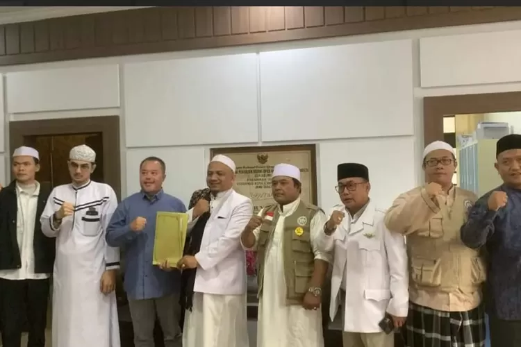 Saat menyambangi gedung DPRD Kota Sukabumi, Ormas Forum Komunikasi Umat Islam Sukabumi [Fokus] Kawal Aturan saat Ramadan (ist)