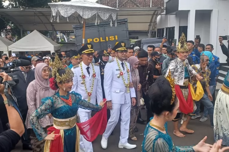 Pasangan Ayep Zaki dan Bobby Maulana siap menjalankan program unggulan usai resmi dilantik jadi Wali Kota dan Wakil Wali Kota Sukabumi (ist)