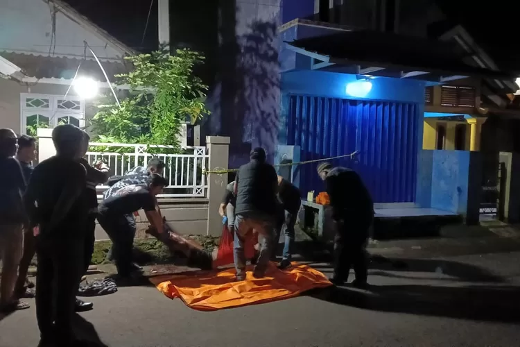 Samson si preman dari Simpenan, Kabupaten Sukabumi ditemukan tewas mengenaskan diamuk massa setelah sempat terlibat duel (ist)