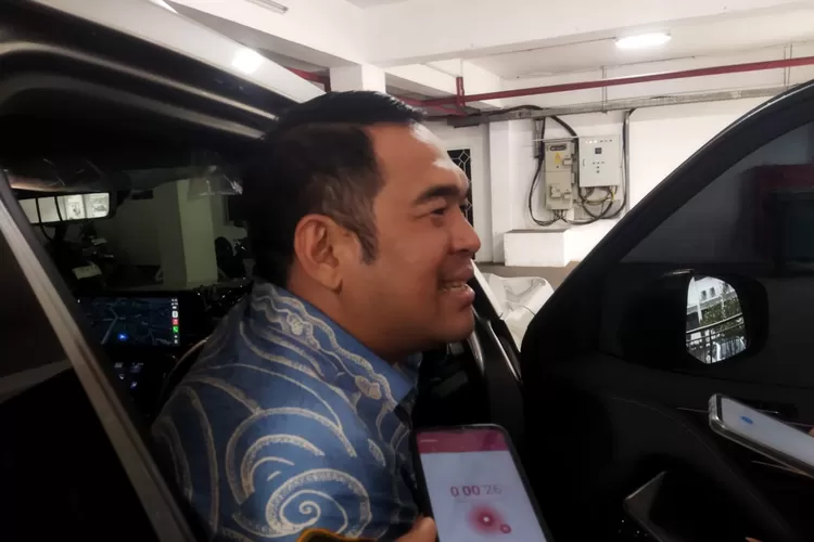 Ketua Komisi 1 DPRD Kabupaten Bogor Irfan Maulana usai rapat dengan Satpol PP Kabupaten Bogor di Gedung DPRD Kabupaten Bogor, Rabu, 26 Februari 2025. (Fahriza)