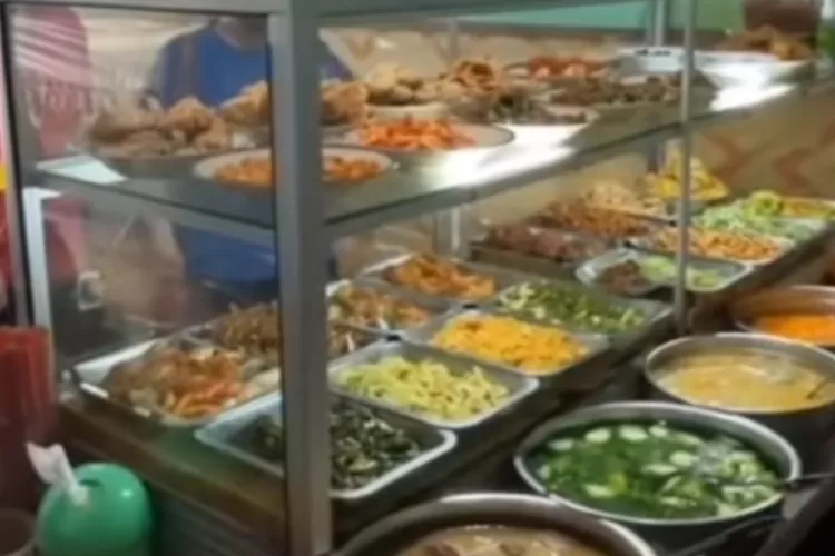 Ilustrasi tempat makan. Selama Ramadhan, Satpol PP Kabupaten Bogor minta rumah makan yang buka siang hari untuk memakai penutup (Ist)