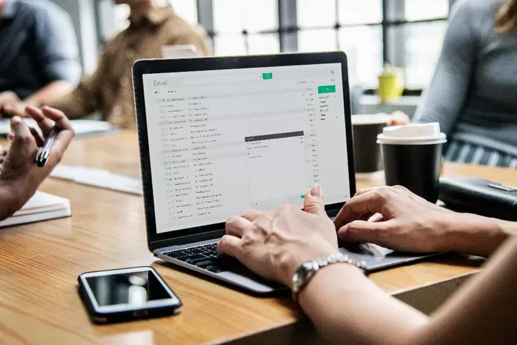 Ilustrasi VPS Windows RDP. (Freepik/rawpixe)