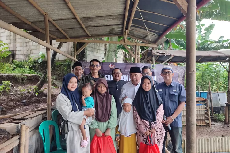 Jurnalis Berbagi menggelar aksi kemanusiaan di Kampung Sindalengo, RT 02/03, Desa Klapanunggal, Kabupaten Bogor menyambut Ramadhan 2025. (Doc.pribadi)