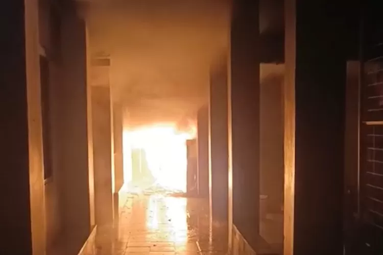 Kebakaran SMPN 1 Megamendung, Kecamatan Megamendung, Kabupaten Bogor, Jumat, 28 Februari 2025. (Tangkapan layar)