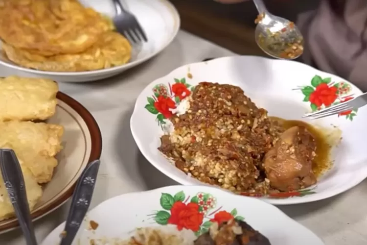 Buat kamu yang lagi berada di Boyolali, yuk lihat rekomendasi tempat makan malam di Boyolali (Youtube Dyodoran)