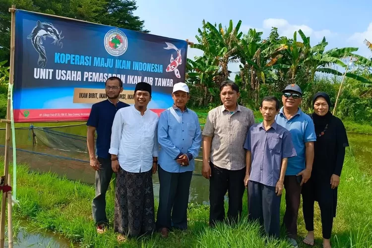 Koperasi Maju Ikan Indonesia Unit Usaha Pemasaran Ikan Air Tawar di Kampung Cibogo Pulo, Ciseeng, Kabupaten Bogor, Minggu, 2 Maret 2025. (Mulya Diva)