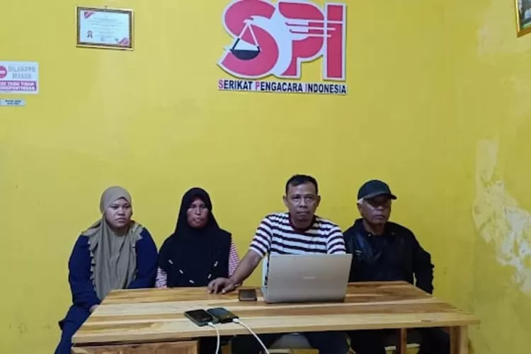 Keluarga korban pengeroyokan maut, Samson si preman Simpenan, curhat ke SPI Sukabumi lantaran para tersangka nggak ditahan polisi (ist)