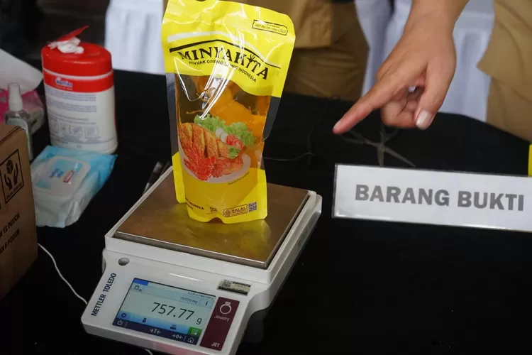 Pemerintah Provinsi DKI Jakarta semakin memperketat pengawasan terhadap distribusi dan penjualan MinyaKita. (Arifin - Metropolitan)