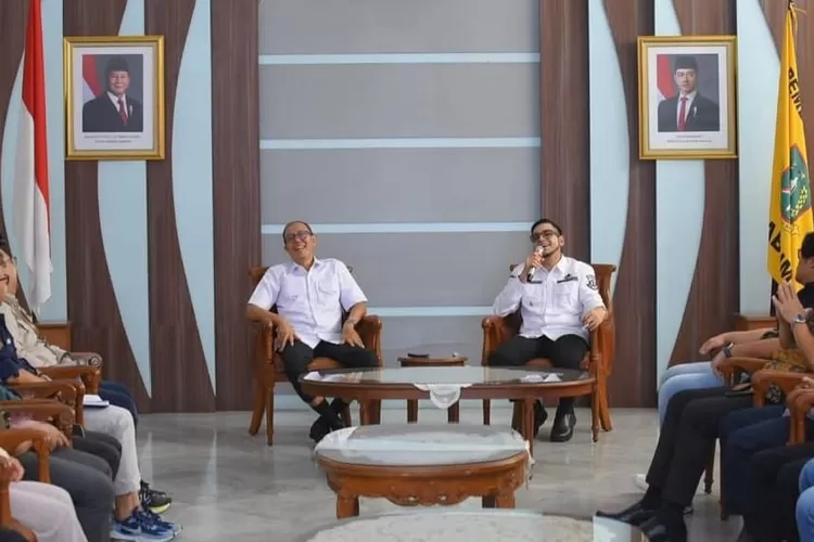 Pemerintah Kota Sukabumi terus berupaya untuk mempercepat pertumbuhan ekonomi, dan membuka lapangan perkejaan dengan memberikan akses kemudahan investasi