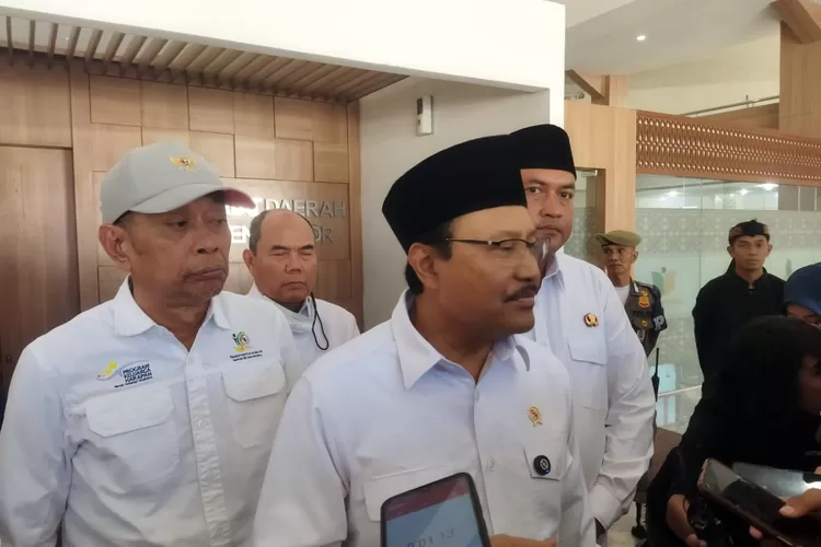 Mensos Saifullah Yusuf usai Rapat Koordinasi dan Sosialiasi Sekolah Rakyat Provinsi Jawa Barat di Sekretariat Daerah Kabupaten Bogor, Kamis, 13 Maret 2025. (Fahriza)