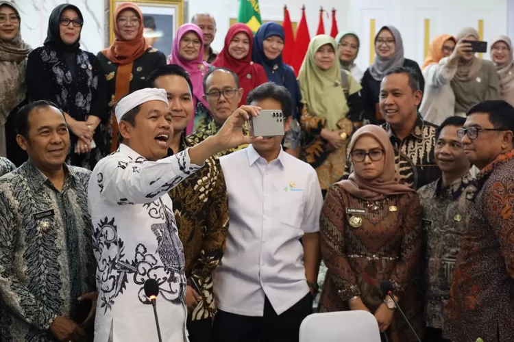 Wali Kota Bekasi Tri Adhianto mengaku bakal mendukung Gubernur Jawa Barat dan program Sekolah Rakyat dari Kementerian Sosial (Kemensos) RI (ist)