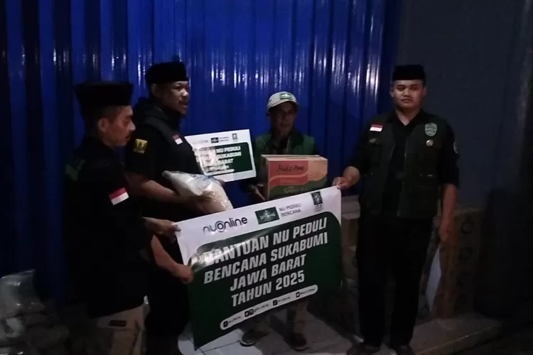 Dengan menempuh medan yang terjal, LPBI NU Kabupaten Sukabumi berhasil menyalurkan bantuan bagi warga Desa Cibuntu Simpenan (ist)