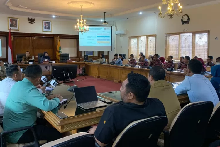 Para Camat dan Lurah di Kota Sukabumi berkumpul dalam rakorwil untuk membahas pptimalisasi PAD dan efisiensi anggaran (ist)