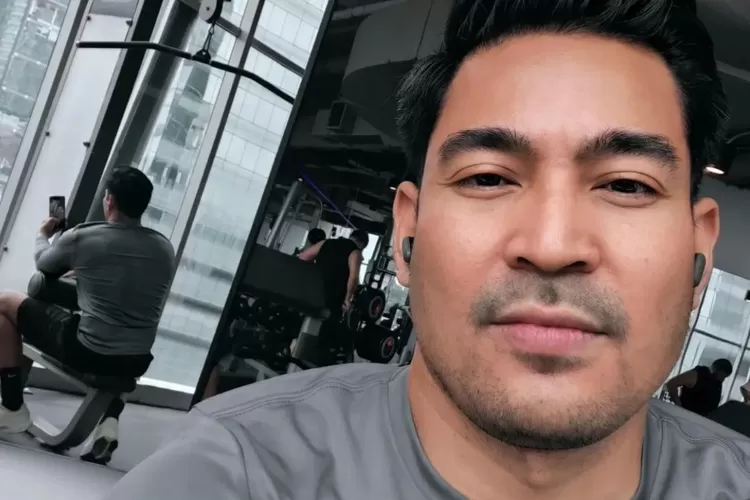 Presenter, Robby Purba. (Instagram/@robbypurba)