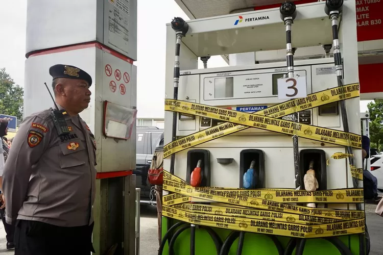 SPBU Pertamina di Jalan Alternatif Sentul, Desa Cijujung, Kecamatan Sukaraja, Kabupaten Bogor Disegel Usai Terbukti Kurangi Takaran BBM. (Foto/Arifin - Metropolitan.)