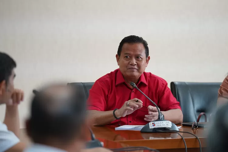 Ketua Komisi IV DPRD Kota Bogor, Ence Setiawan saat raker bersama Disnaker membahas isu pengangguran di Kota Bogor (DPRD Kota Bogor)