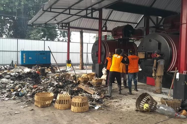 Dodika Incinerator hadirkan teknologi canggih dan modern yang mampu pengolah sampah campuran tanpa proses pemilahan. Dodika Incinerator jadi solusi baru untuk mengatasi masalah darurat sampah (ist)
