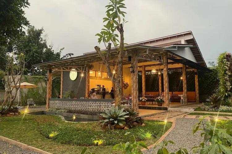 Nih lihat rekomendasi tempat nongkrong di Bogor yang buka 24 jam buat sambil sahur (Instagram/@kambojacafe_)