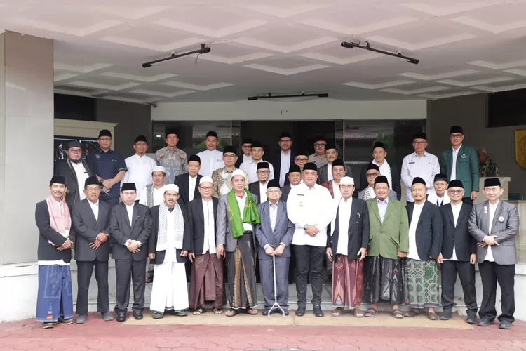 Bupati Bogor Rudy Susmanto saat&nbsp;silaturahmi dengan para tokoh agama di Ruang Rapat Bupati Bogor, Selasa, 25 Maret 2025. (Diskominfo)