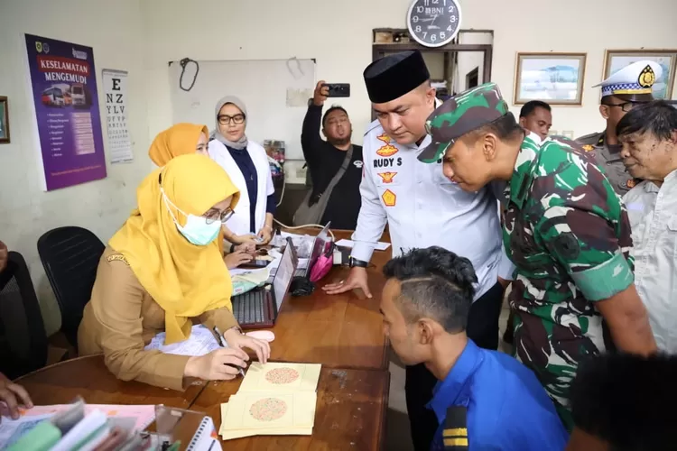 Pemkab Bogor mengerahkan 2.592 tenaga kesehatan dari 101 Puskesmas se-Kabupaten Bogor untuk menjamin pengamanan kesehatan pemudik. (Diskominfo)